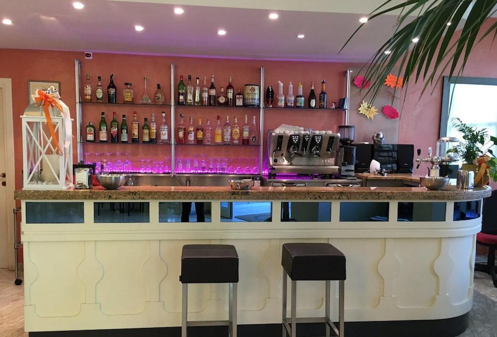 קרביה Hotel Plutone מראה חיצוני תמונה