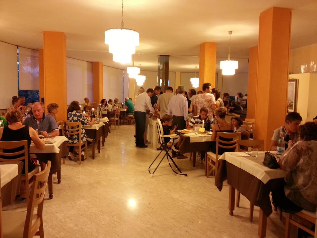 קרביה Hotel Plutone מראה חיצוני תמונה