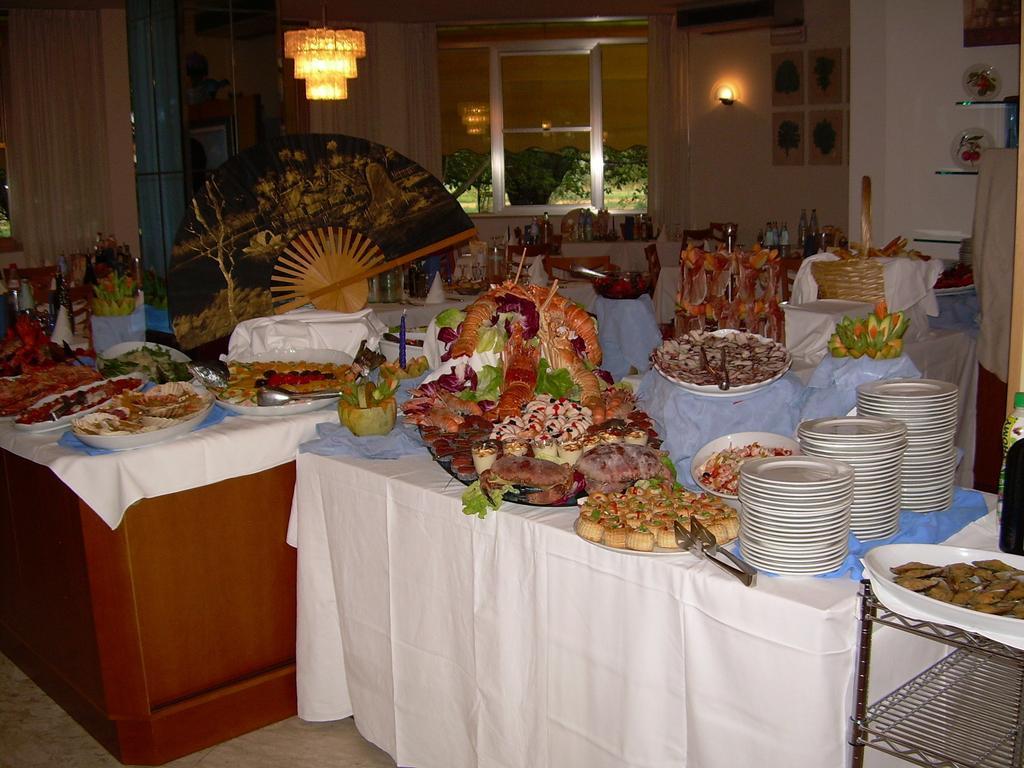 קרביה Hotel Plutone מראה חיצוני תמונה