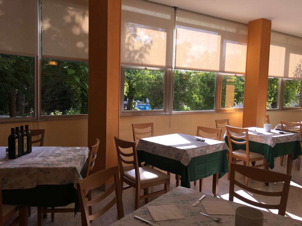 קרביה Hotel Plutone מראה חיצוני תמונה