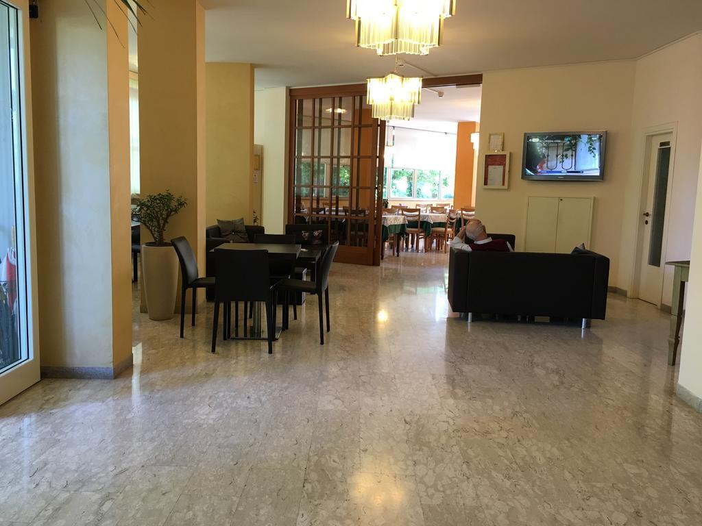 קרביה Hotel Plutone מראה חיצוני תמונה
