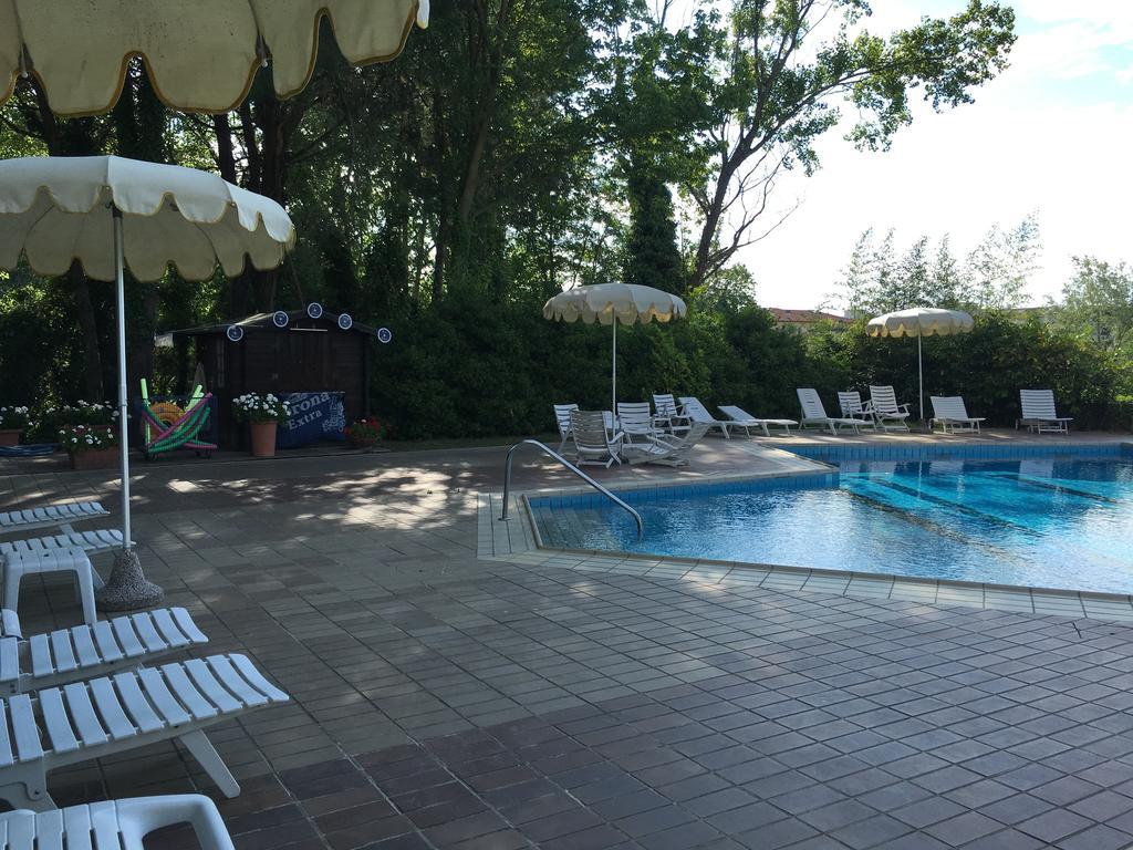 קרביה Hotel Plutone מראה חיצוני תמונה